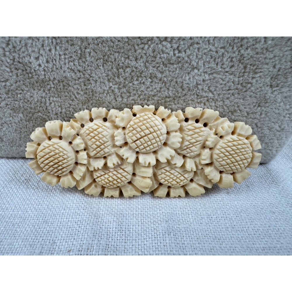 Vintage Hand Carved Bovine Bone Sunflower Floral Brooch Cream Off-White Pin